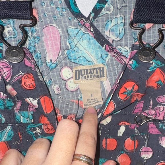 ✨RARE ✨ Duluth Trading Co 🍅🥕Heirloom Gardening Overall Shorts | L - Picture 7 of 10